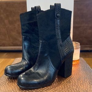 Vince Camuto Bennie ankle boots! Size 6